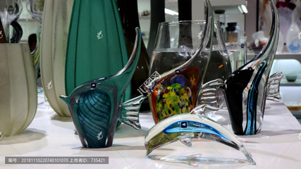 流光溢彩的艺术 玻璃鱼工艺品的魅力与赏析